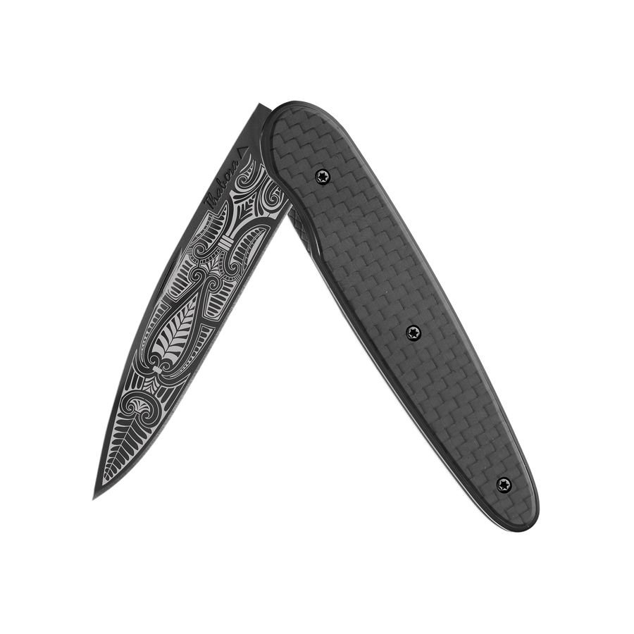 Couteau acier finition titane noir plaquette pleine carbone motif «cachemire»