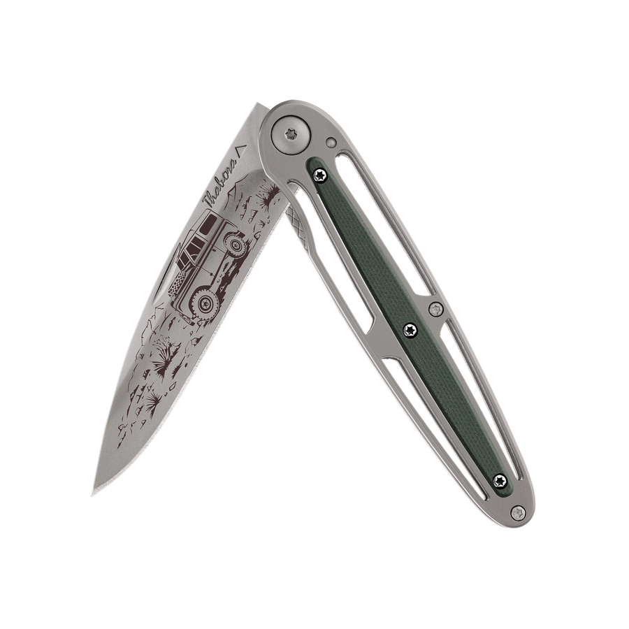 Couteau acier finition titane gris plaquette centrale résine g10 kaki motif «4x4»