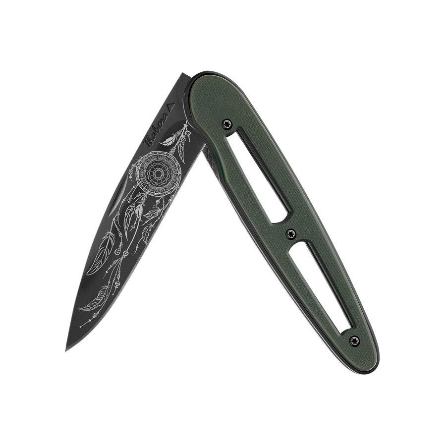 Couteau acier finition titane noir plaquette ajourée résine g10 kaki motif «attrape rêves»