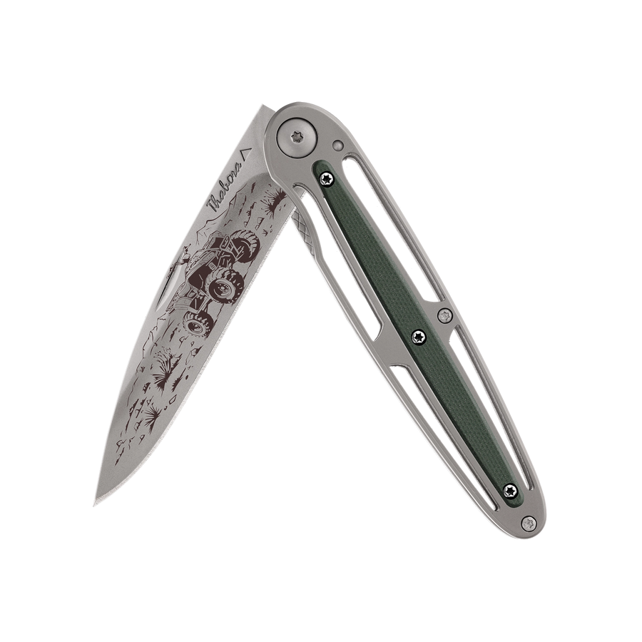 Couteau acier finition titane gris plaquette centrale résine g10 kaki motif «quad»