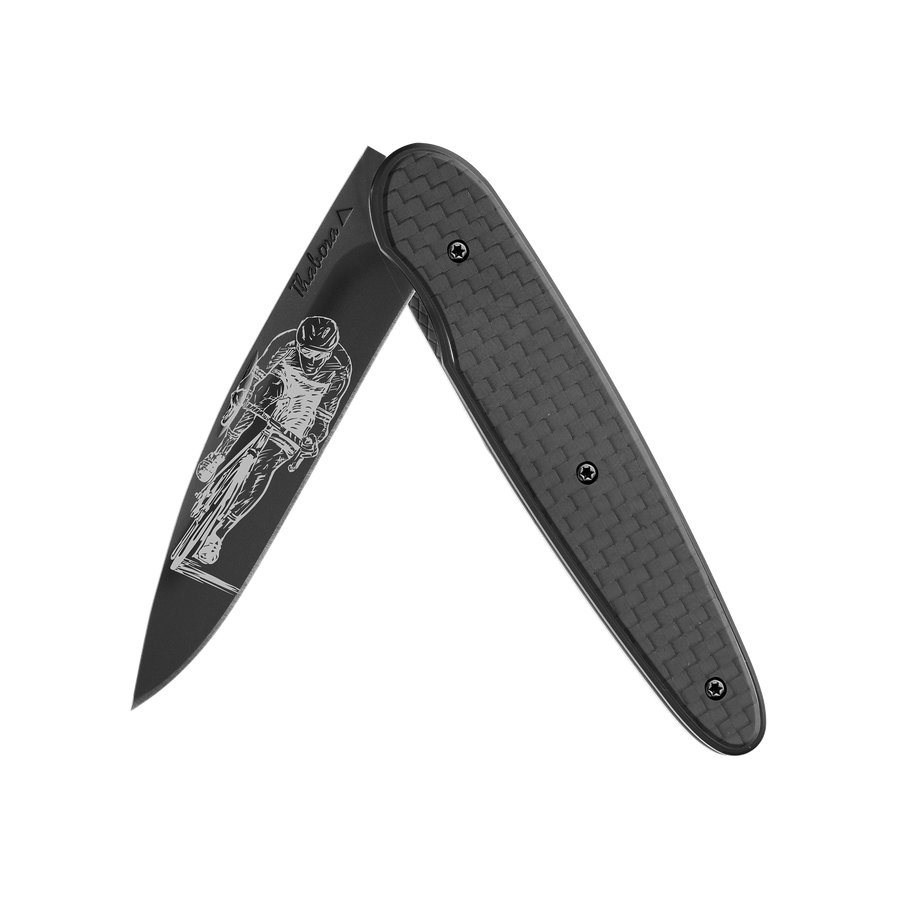 Couteau acier finition titane noir plaquette pleine carbone motif «cycliste»