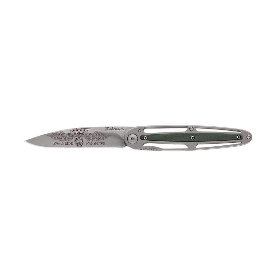 Couteau acier finition titane gris plaquette centrale résine g10 kaki motif «biker ailes»