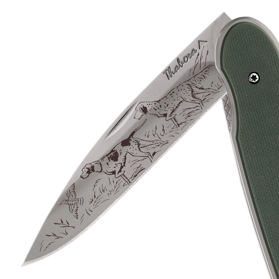 Couteau acier finition titane gris plaquette pleine résine g10 kaki motif «chiens d'arrêt»
