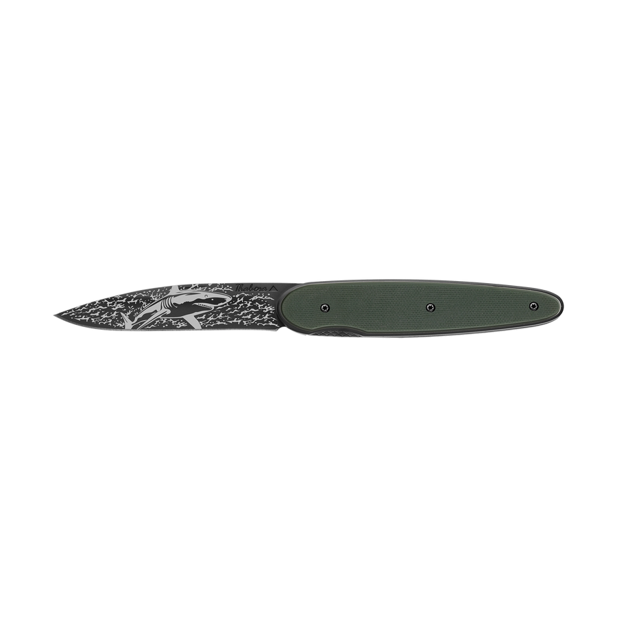 Couteau acier finition titane noir plaquette pleine résine g10 kaki motif «requin»
