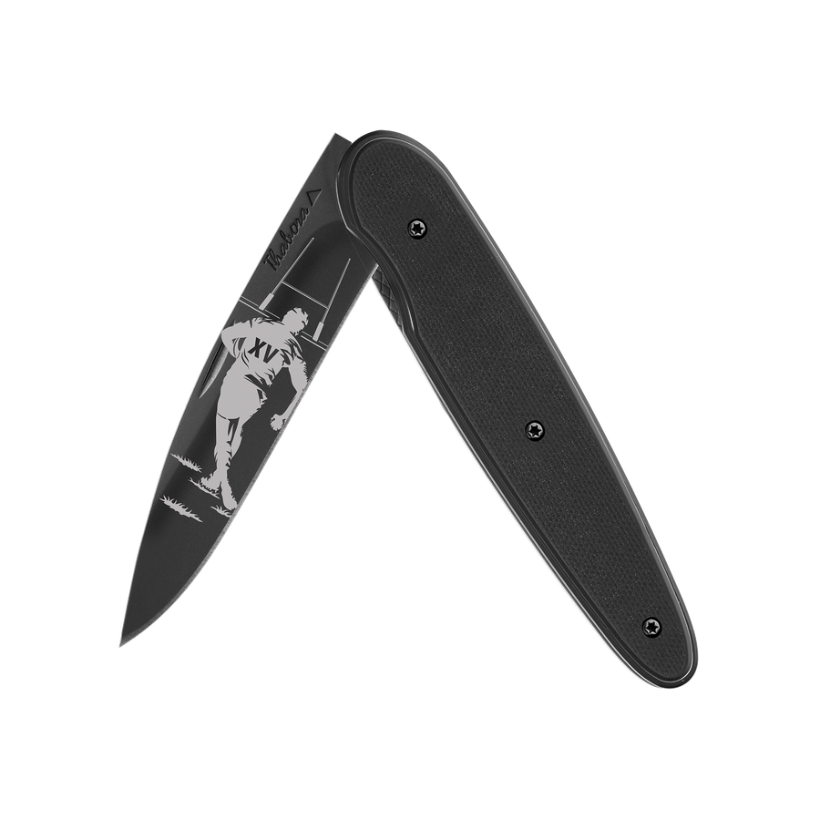 Couteau acier finition titane noir plaquette pleine résine g10 noir motif «rugby»