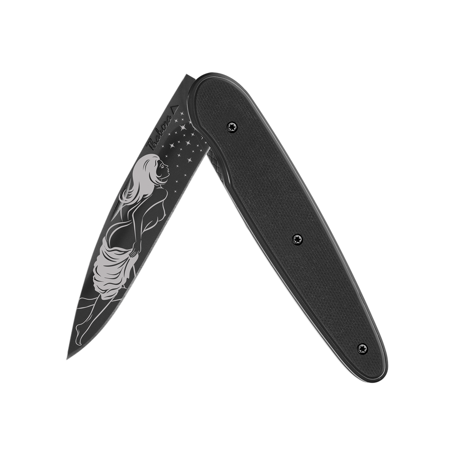 Couteau acier finition titane noir plaquette pleine résine g10 noir motif «femme dénudée»
