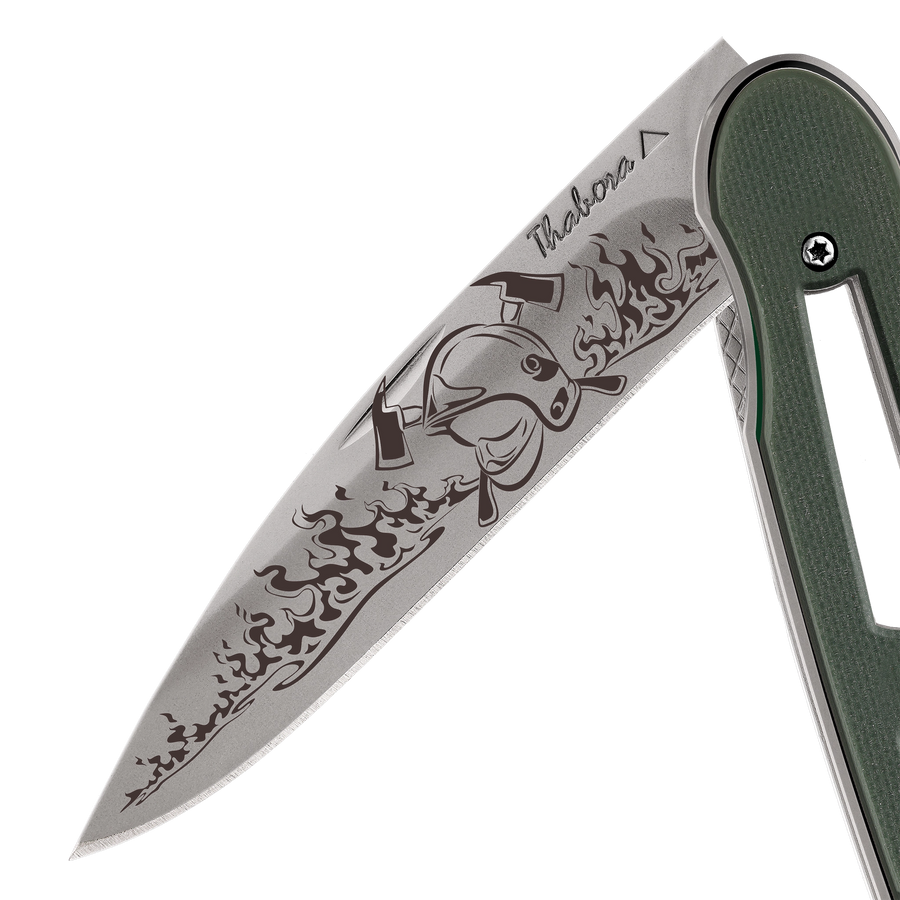 Couteau acier finition titane gris plaquette ajourée résine g10 kaki motif «pompier»