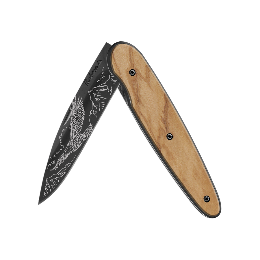 Couteau acier finition titane noir plaquette pleine bois clair motif «aigle»