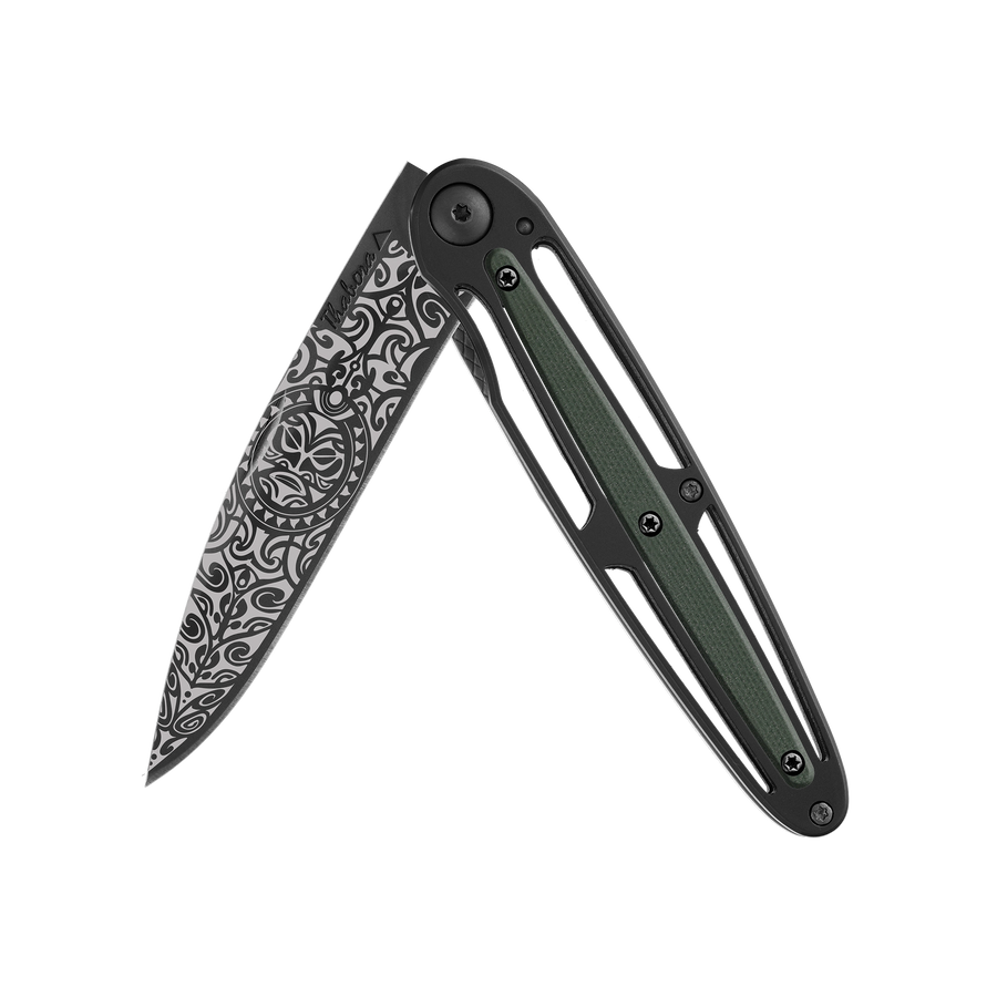 Couteau acier finition titane noir plaquette centrale résine g10 kaki motif «tiki»