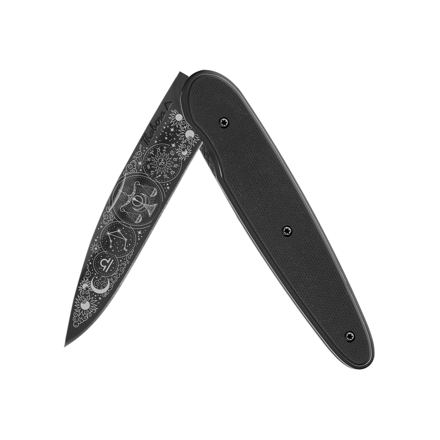Couteau acier finition titane noir plaquette pleine résine g10 noir motif «zodiaque balance»