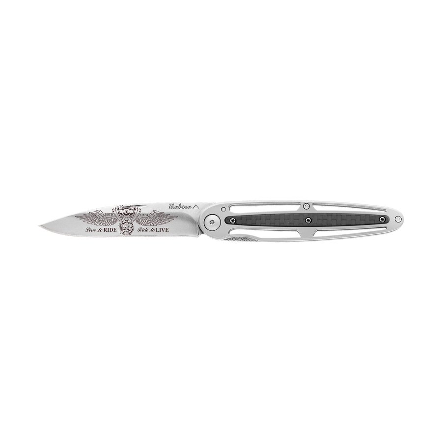 Couteau acier finition brillante plaquette centrale carbone motif «biker ailes»